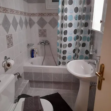 Alex House * Gorgogiri